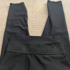 ALO Yoga Airlift Crob Black High-Rise Logo Leggings